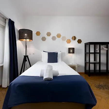 Hotel Center By Lr 2*