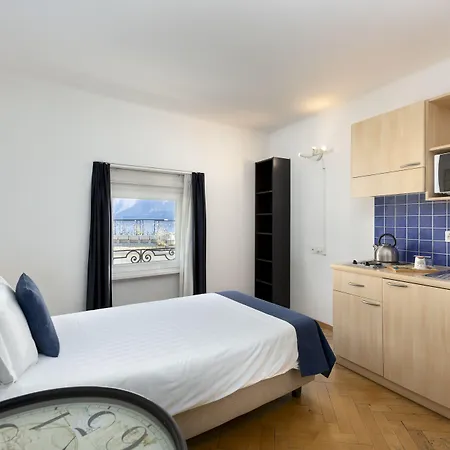 Hotel Center By Lr 2*