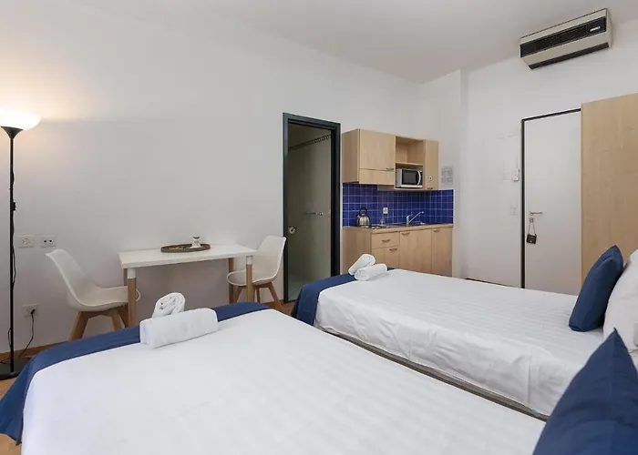 Center By Lr 2* Лугано