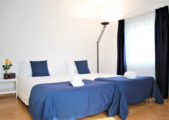 Center By Lr 2* 루가노