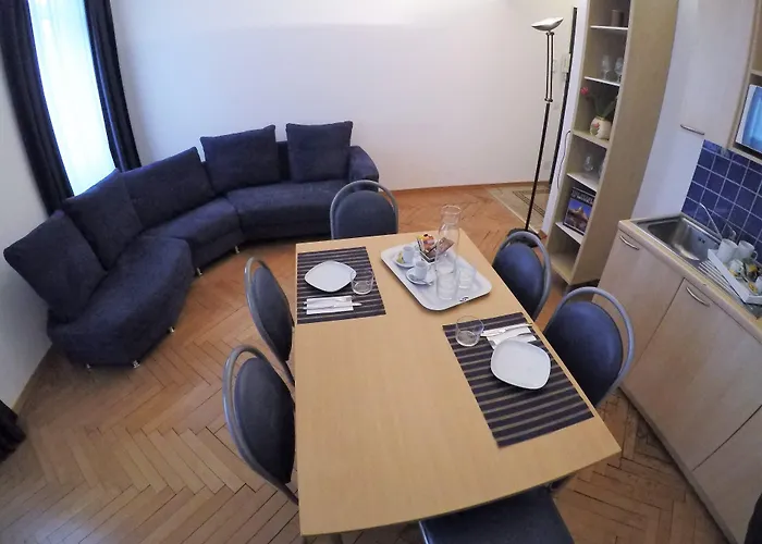 Center By Lr 루가노