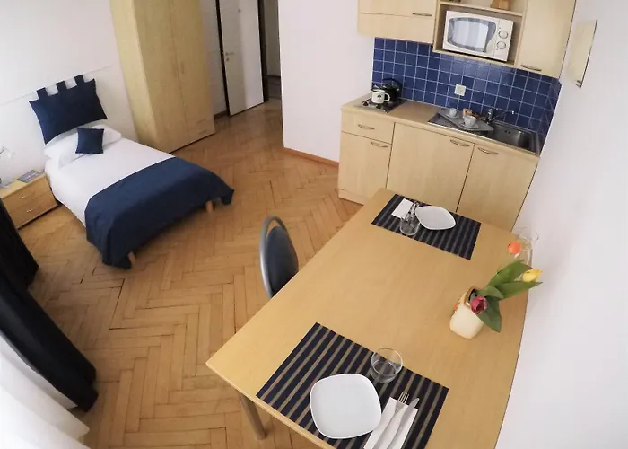 Center By Lr لوغانو