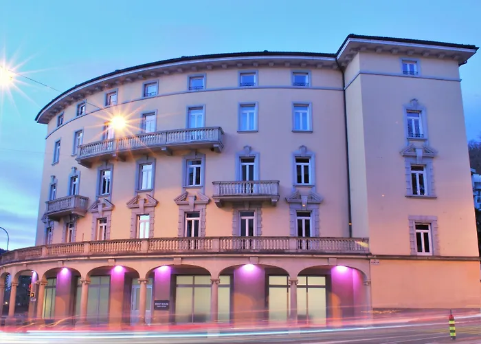 Center By Lr 2* 루가노