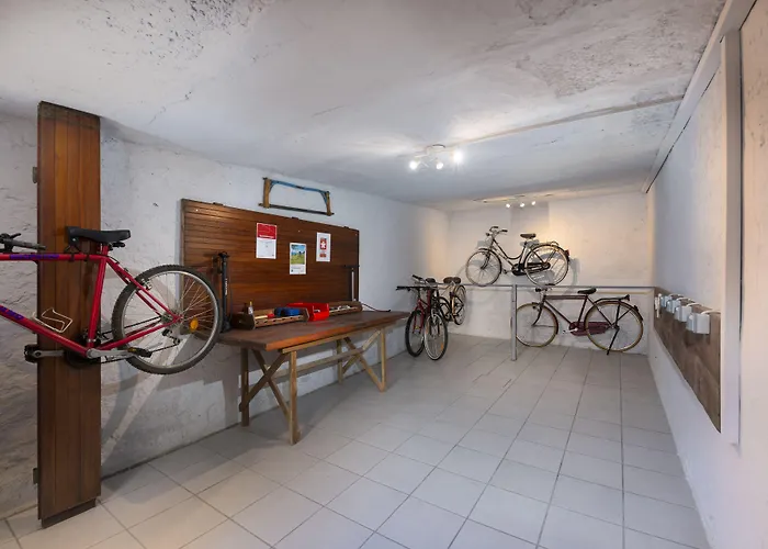 Center By Lr Отель Лугано