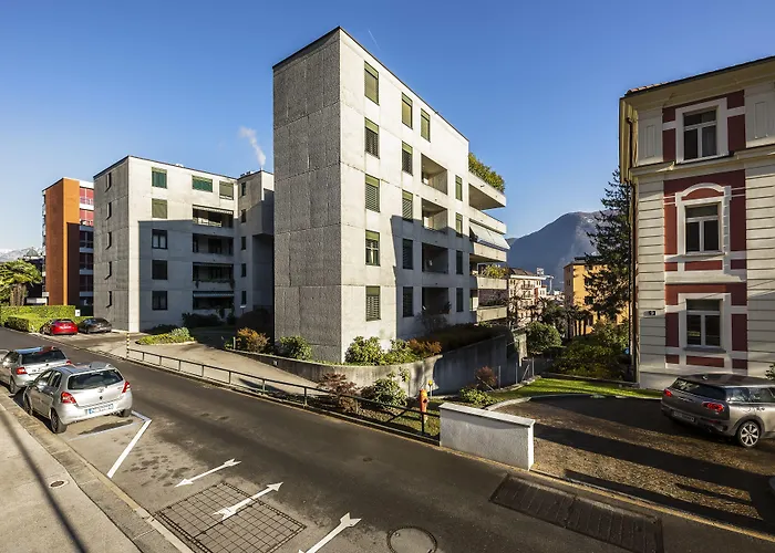 Center By Lr 루가노