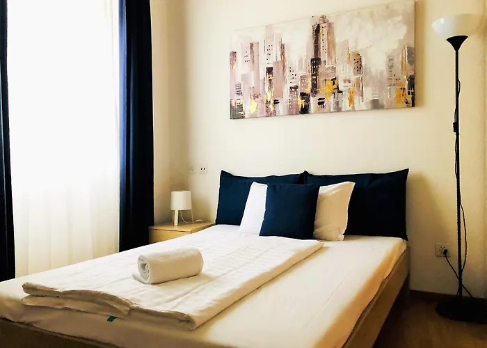 Center By Lr לוגאנו