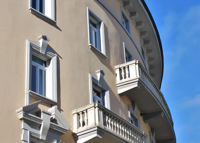 Center By Lr 2* לוגאנו