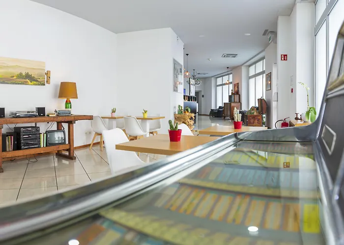 Center By Lr מלון לוגאנו